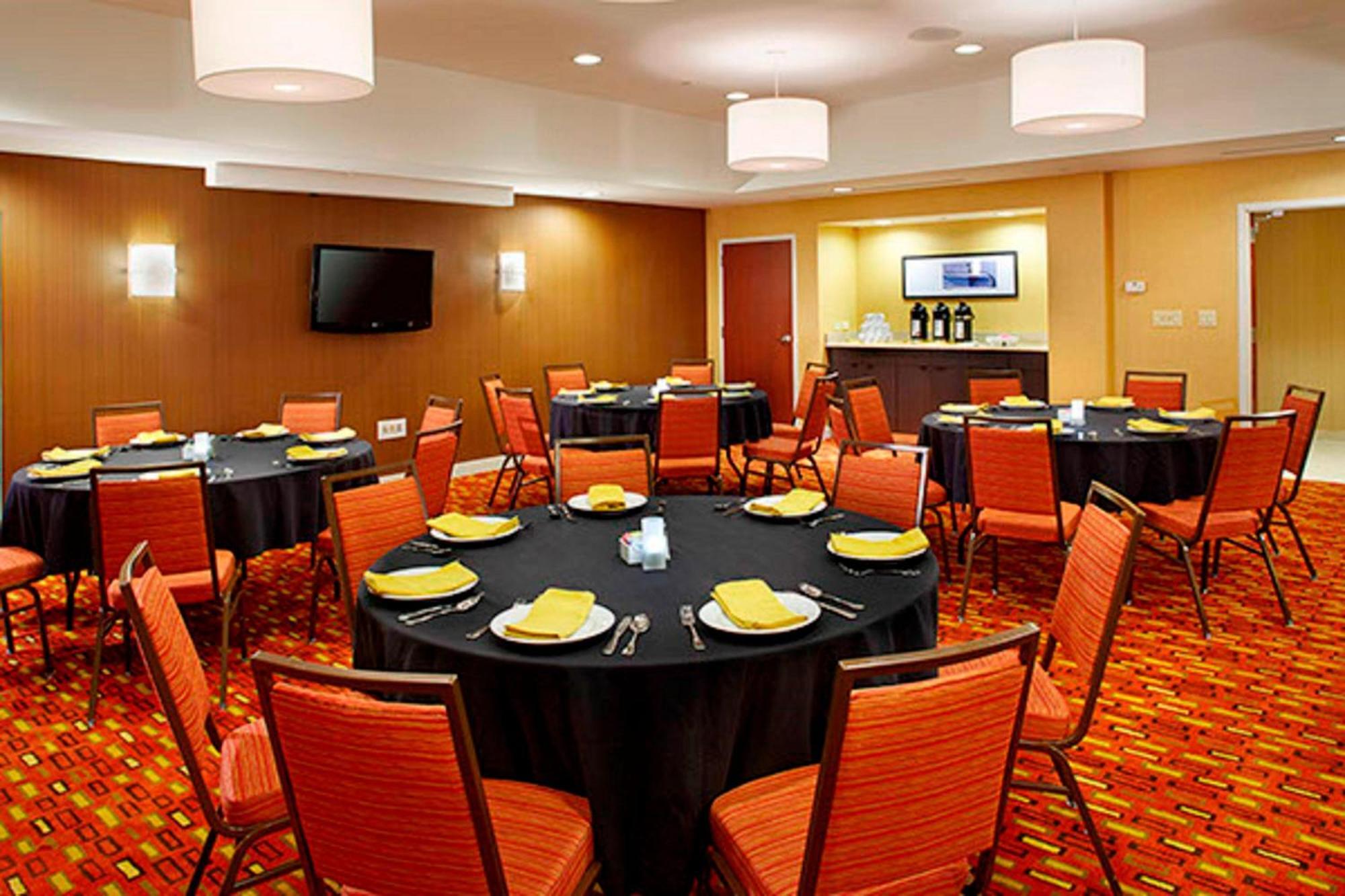 Courtyard By Marriott Akron Stow Exteriér fotografie