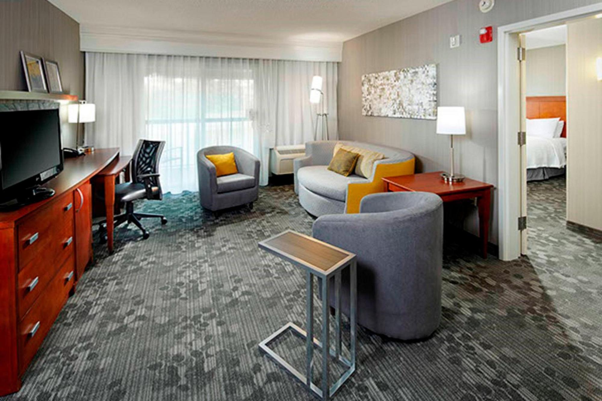 Courtyard By Marriott Akron Stow Exteriér fotografie