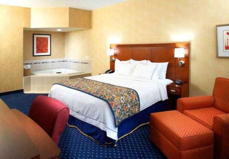 Courtyard By Marriott Akron Stow Pokoj fotografie